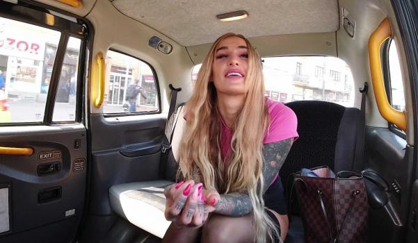 SexInTaxi – Daisy Lee – Horny blonde wants to fuck with the driver – E31